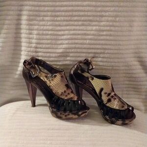 Sergio Zelcer sandal, size 8 multi color